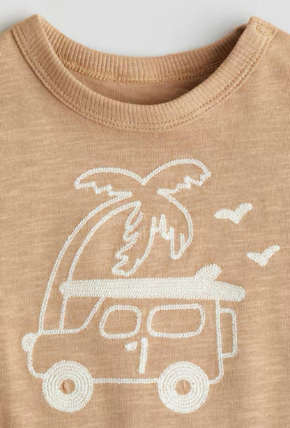 Printed t-shirt and shorts set