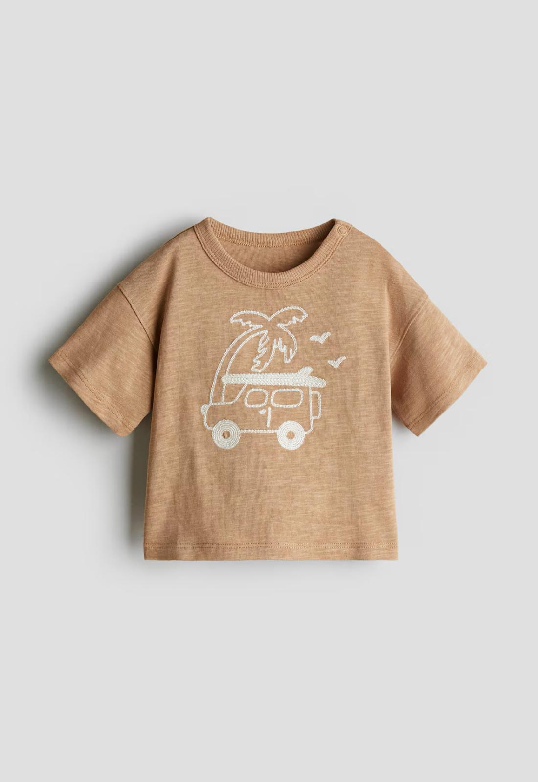 Printed t-shirt and shorts set