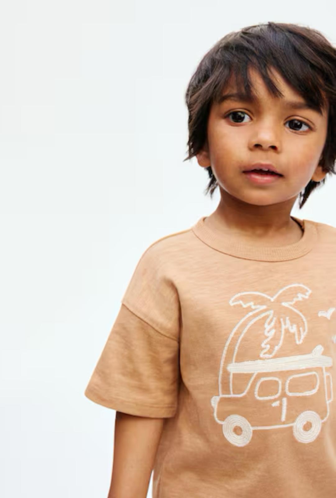 Printed t-shirt and shorts set