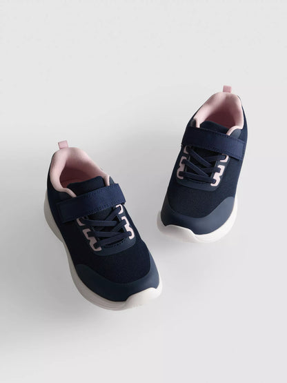 Low-Top Trainers