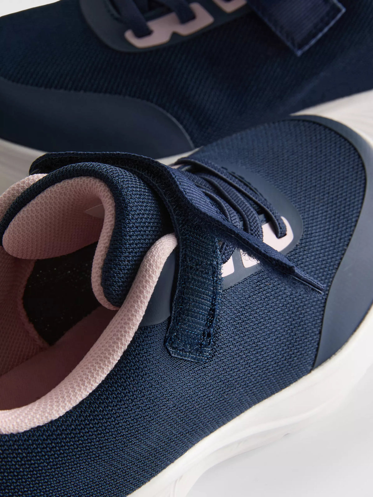 Low-Top Trainers