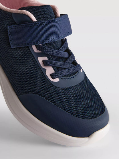 Low-Top Trainers