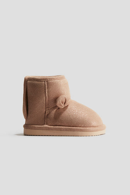 Fluffy-lined boots