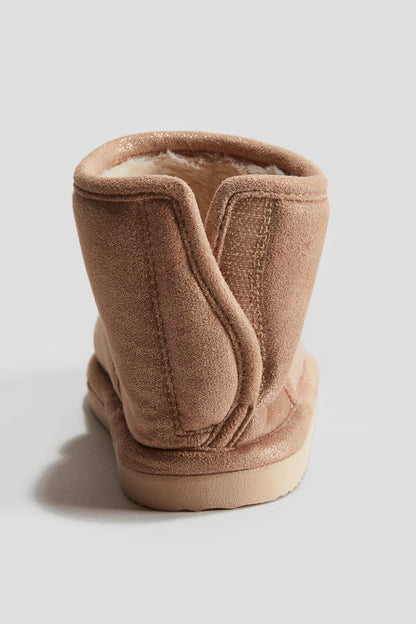 Fluffy-lined boots